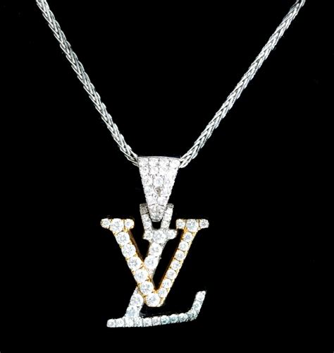 louis vuitton diamond necklace.